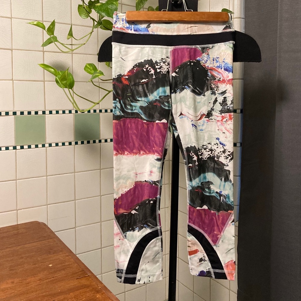 Lululemon Run Inspire Crop Luxtreme Pigment Wave